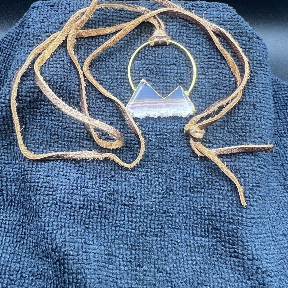 Gold Plated Edged Agate Necklace with Druzy Mountain Shaped Golden Leather Strap